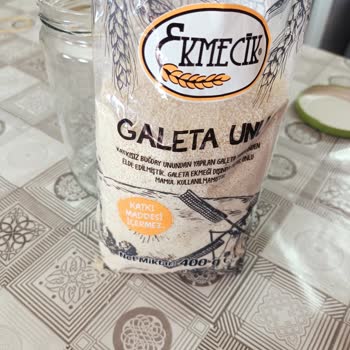 EKMEKCİK Mısır unu Bimde satılıyor.